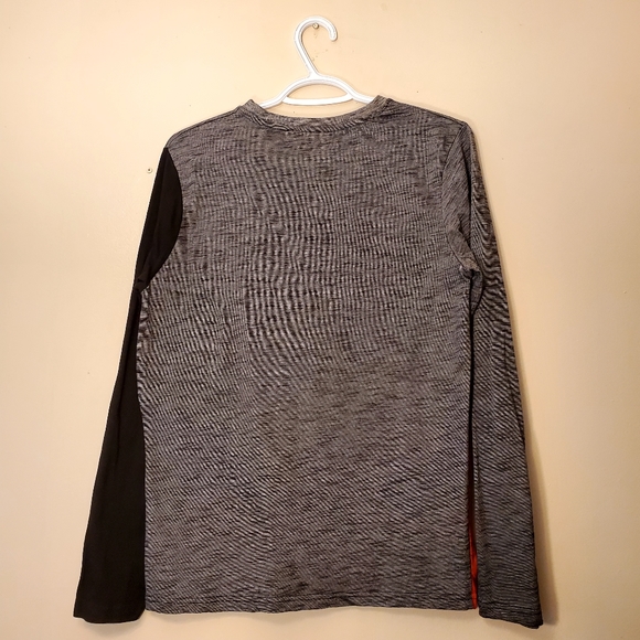 🔥NWOT Stockhomme Evolution Gray Black & Red Long Sleeve Pocket T-shirt Small - Picture 2 of 7